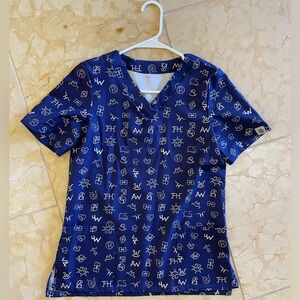 Spurrin’ Scrubs branded collection Denver top size XS